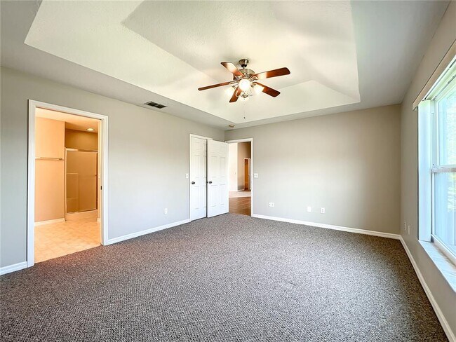 Building Photo - 1364 Hillview Dr