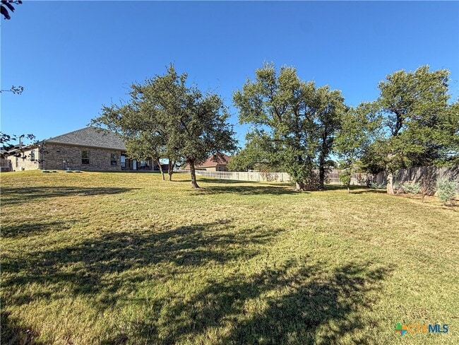 Building Photo - 1066 Vista Dr