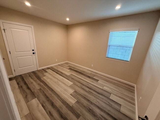 Building Photo - Newly remodeled three bedroom house in Wilmington ready to rent!