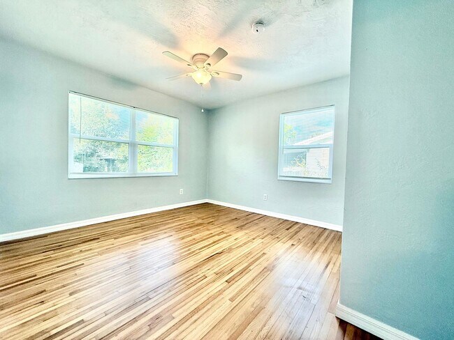 Building Photo - Your DeLand Escape: 4 Bedrooms + Pool at G...