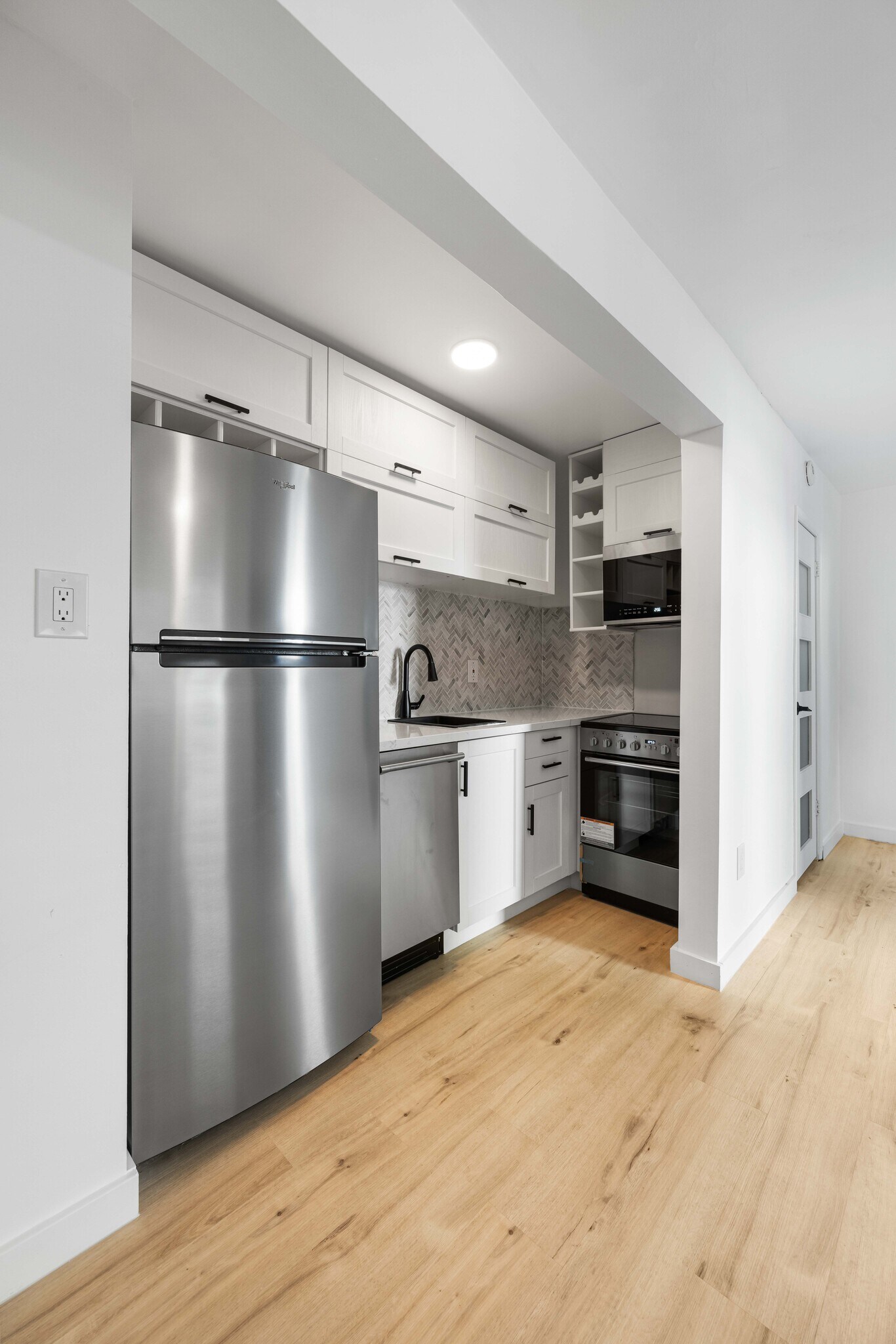 Building Photo - 1303 N Beverly Glen Blvd