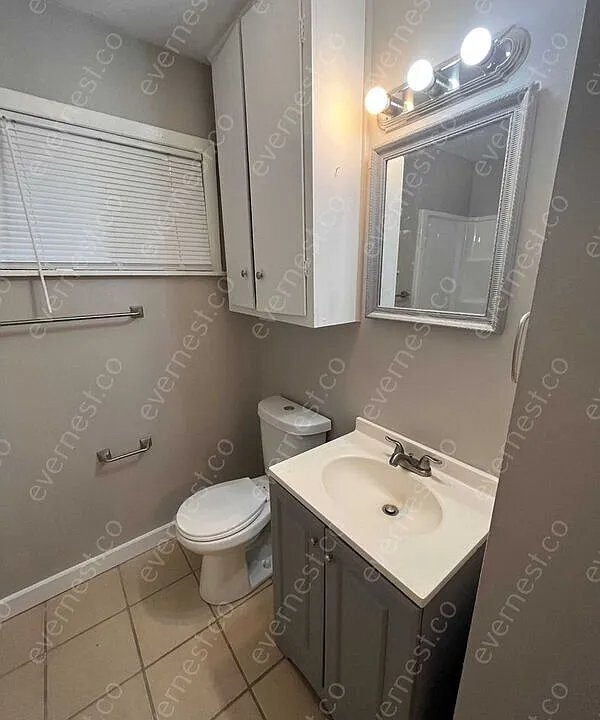 Building Photo - 408 Queen Marie Ln