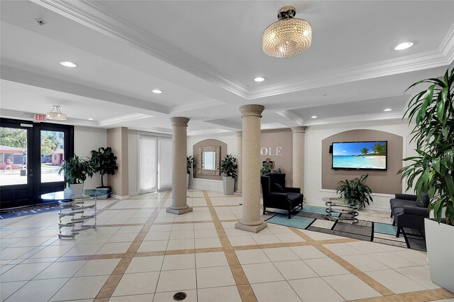 Building Photo - 533 NE 3rd Ave