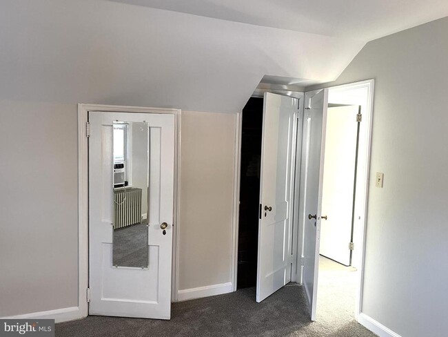 Building Photo - 11 Plainsboro Rd