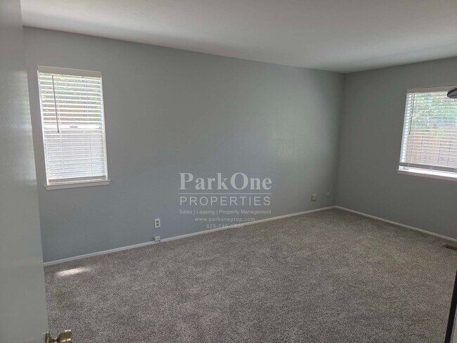 Building Photo - Super Spacious 2 bedroom Condo