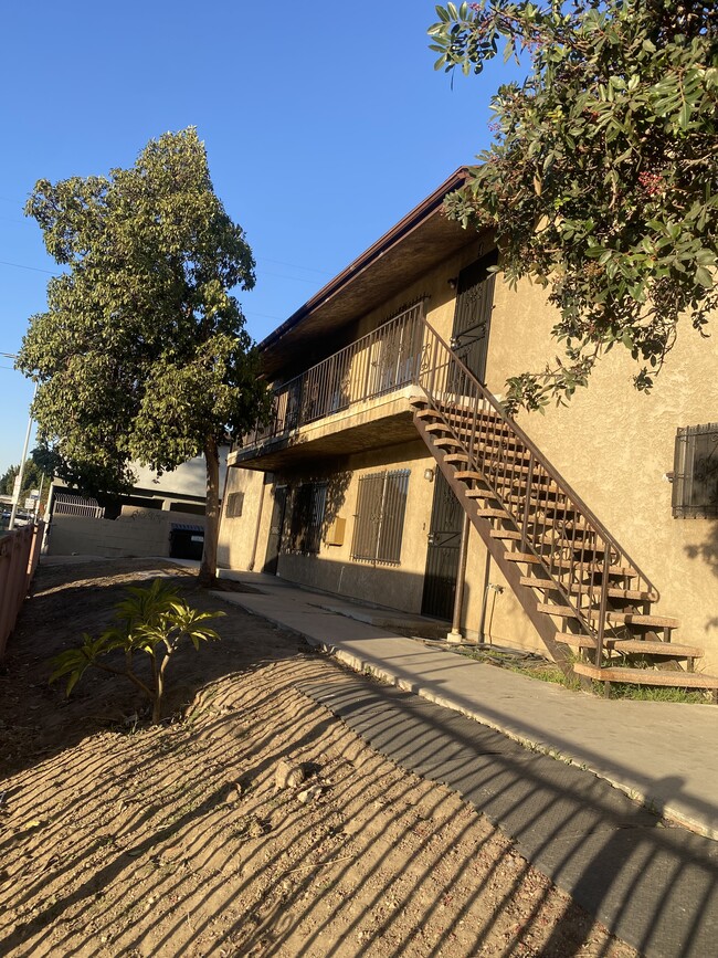 Building Photo - 2458 S Normandie Ave