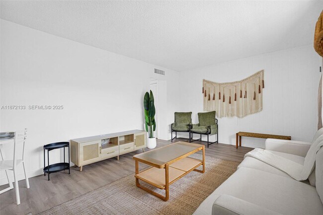 Building Photo - 13210 Memorial Hwy