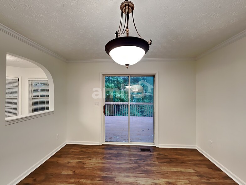 Building Photo - 2631 Abbots Glen Dr NW