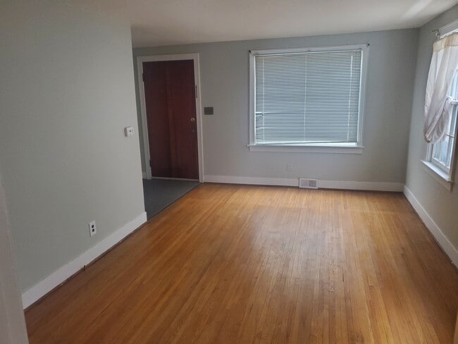 Building Photo - 42 Onondaga Ave