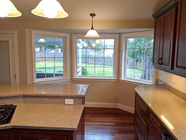 Building Photo - 4703 Cypress Dr