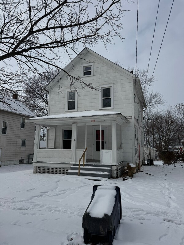 Building Photo - 2118 11th St SW