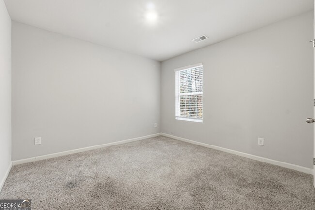 Building Photo - 6615 Bluffview Dr