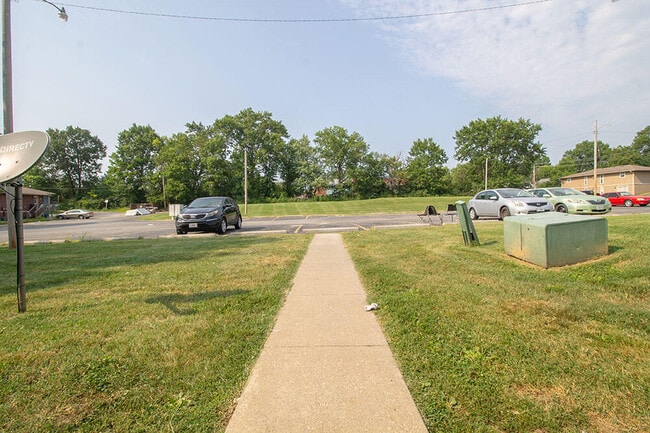 Building Photo - 1013 W Ash St