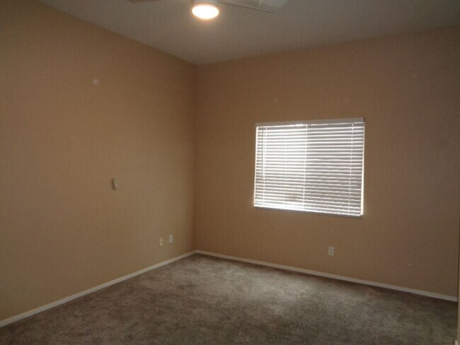 Building Photo - 8054 W Zoe Ella Way