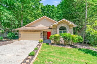Building Photo - 310 Paoli Trce
