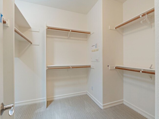 Building Photo - 5250 Coleridge Ct