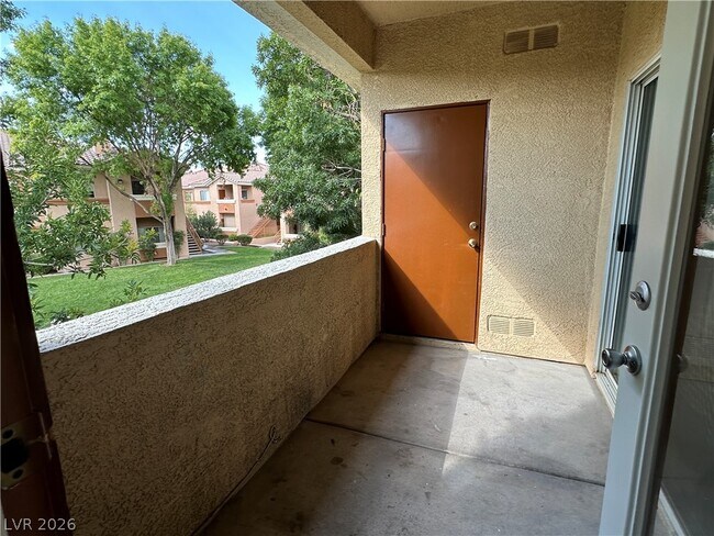 Building Photo - 1050 E Cactus Ave