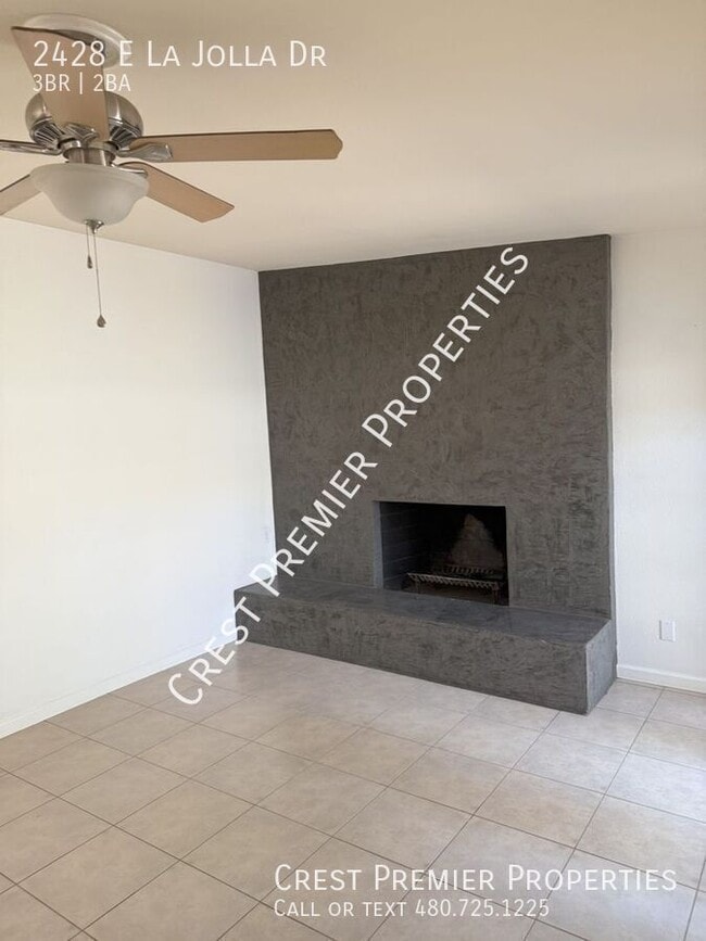 Building Photo - 2428 E La Jolla Dr