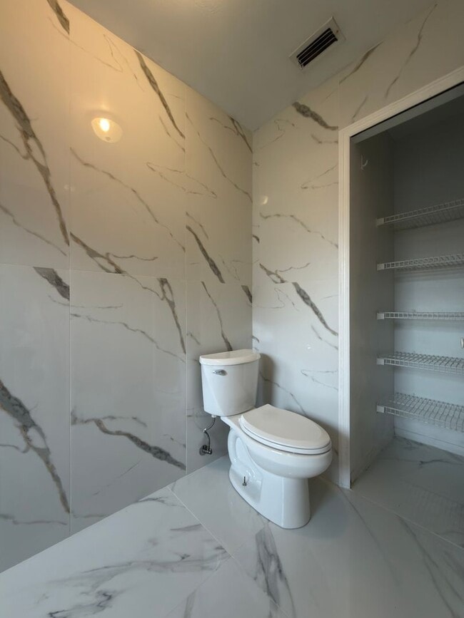 Building Photo - 9142 Sabal Palm Cir