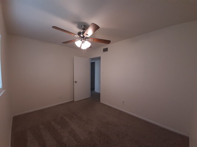 Building Photo - 4318 Jenny Ln
