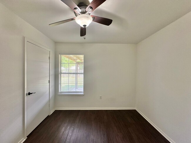 Building Photo - 3 Bedroom 2 Bath Rental in Whitehouse ISD!...