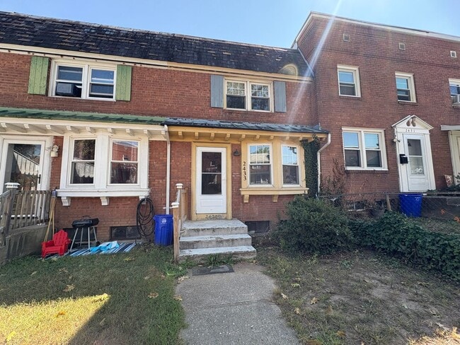 Building Photo - 3 Bedroom 1 Bath Available in Harrisburg!