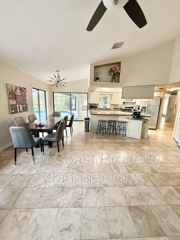 Building Photo - 2436 Abscott St