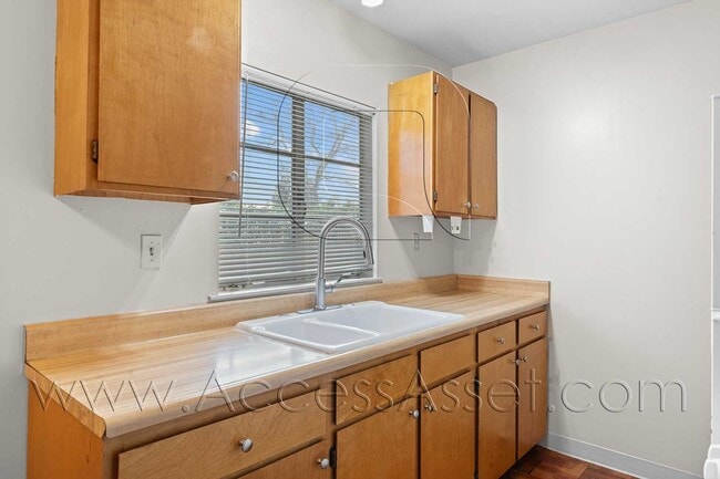 Building Photo - Comforting Charm 1 Bed / 1 Bath Home In Po...