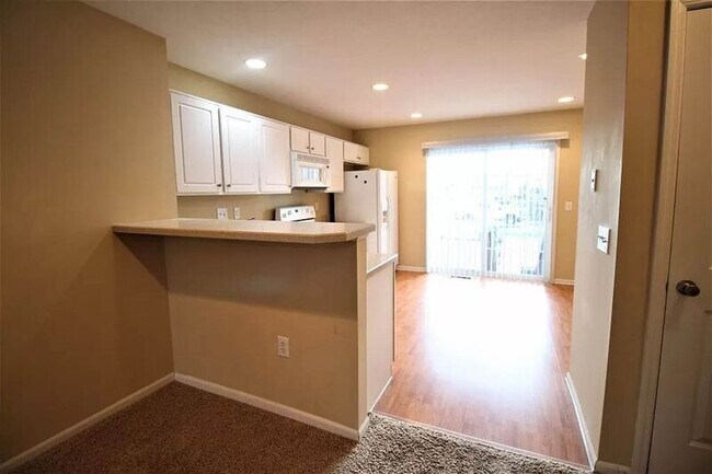 Building Photo - 5549 Bow Falls Blvd