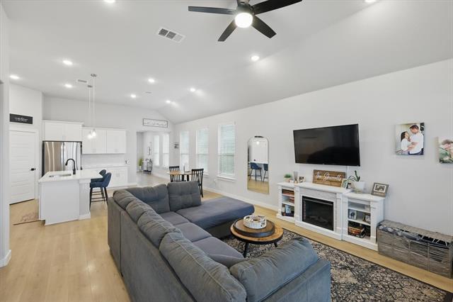 Building Photo - 1104 Silverthorne Trl