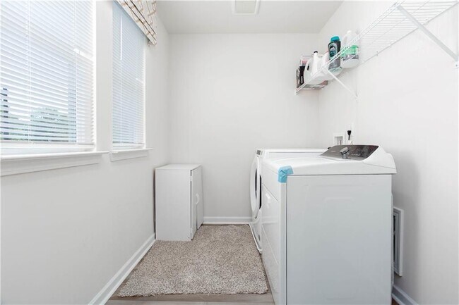 Building Photo - 607 Runnel Dr