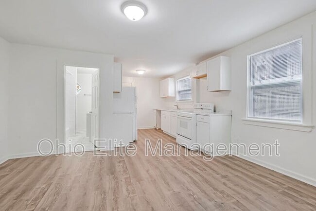 Building Photo - 1999 W Broad St