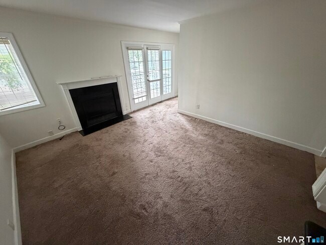 Building Photo - 213 Old Pond Ln