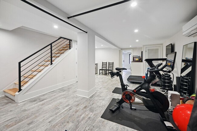 Building Photo - FURNISHED style in NoMA with Garage Parking