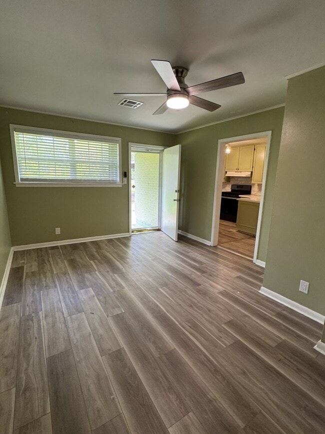 Building Photo - 5813 Starling Cir
