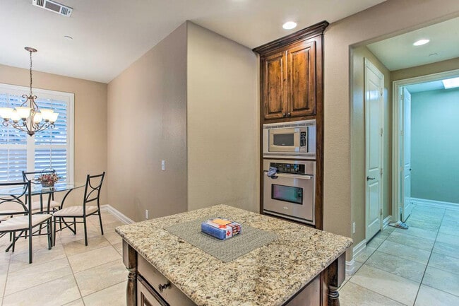 Building Photo - 4745 Durham Dr