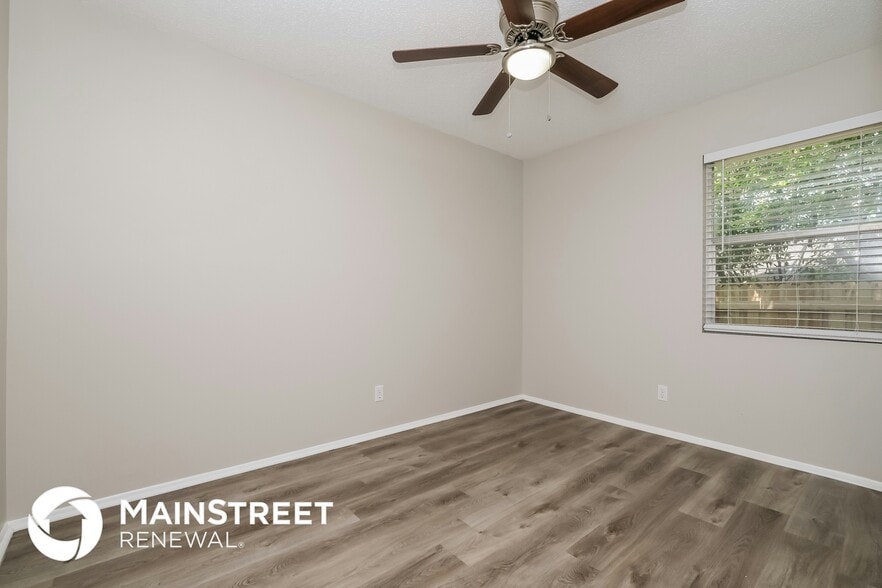 Building Photo - 425 S Disston Ave