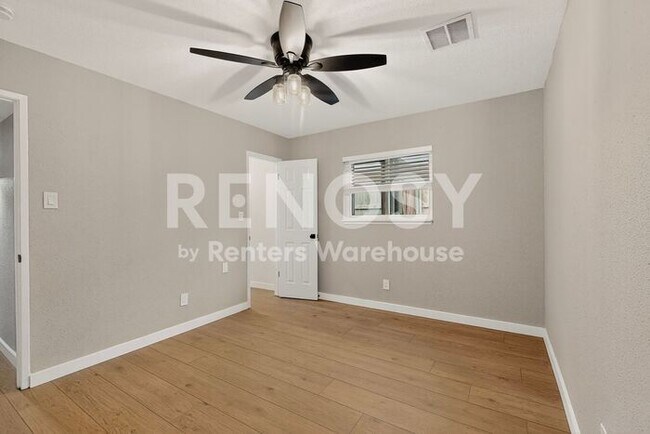 Building Photo - Refreshed Plano Gem  ****Rent Concession - 2nd Month Free****