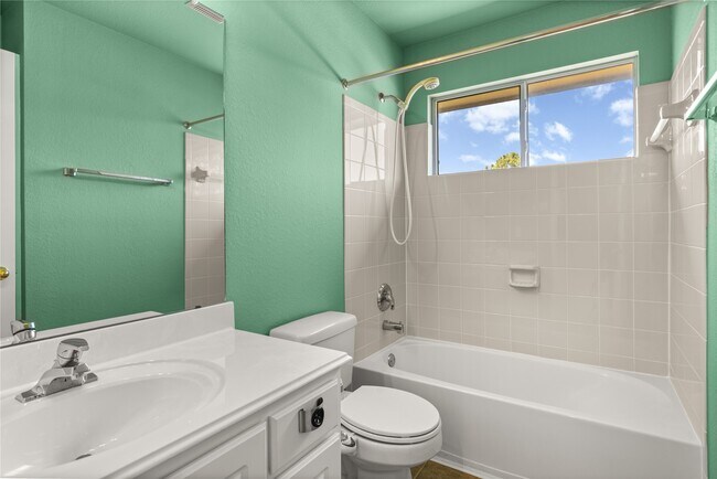 Building Photo - 7906 Glenn Cliff Dr