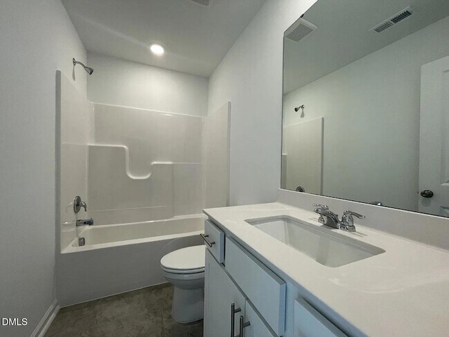 Building Photo - 160 S Finley Lndg Pkwy