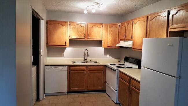 Primary Photo - 4 bedroom/2 bath Available soon!