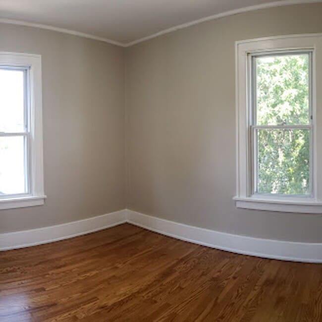 Building Photo - Fully Renovated 3BR Multi-Level Home with New Appliances