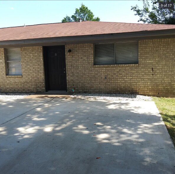Building Photo - 4013 Amoor Ave