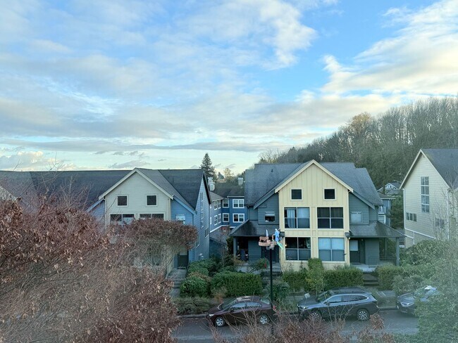 Building Photo - Bright & Spacious Townhome for Rent in a Charming, Tree-Lined Neighborhood