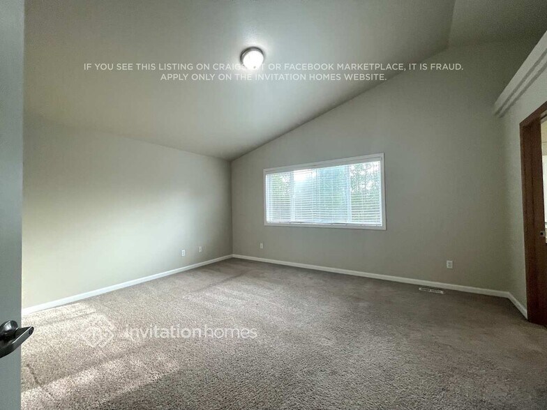 Building Photo - 15404 87th Ave E