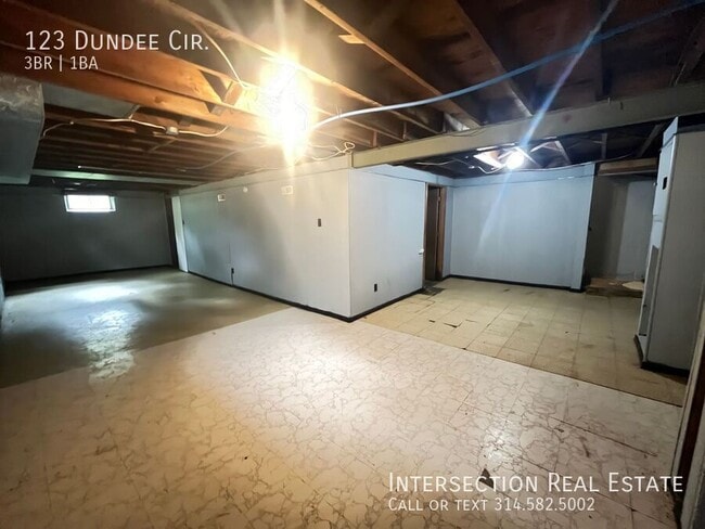 Building Photo - 123 Dundee Cir