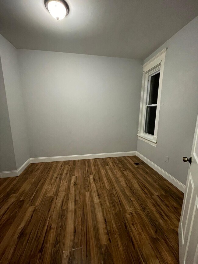 Building Photo - 628 N 55th St