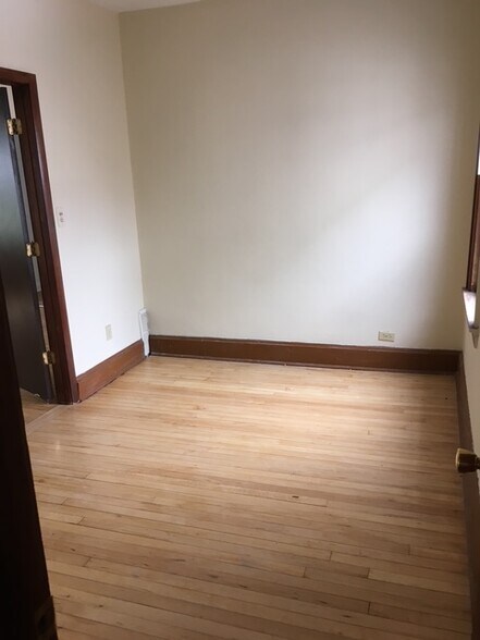 Building Photo - 1649 N Warren Ave