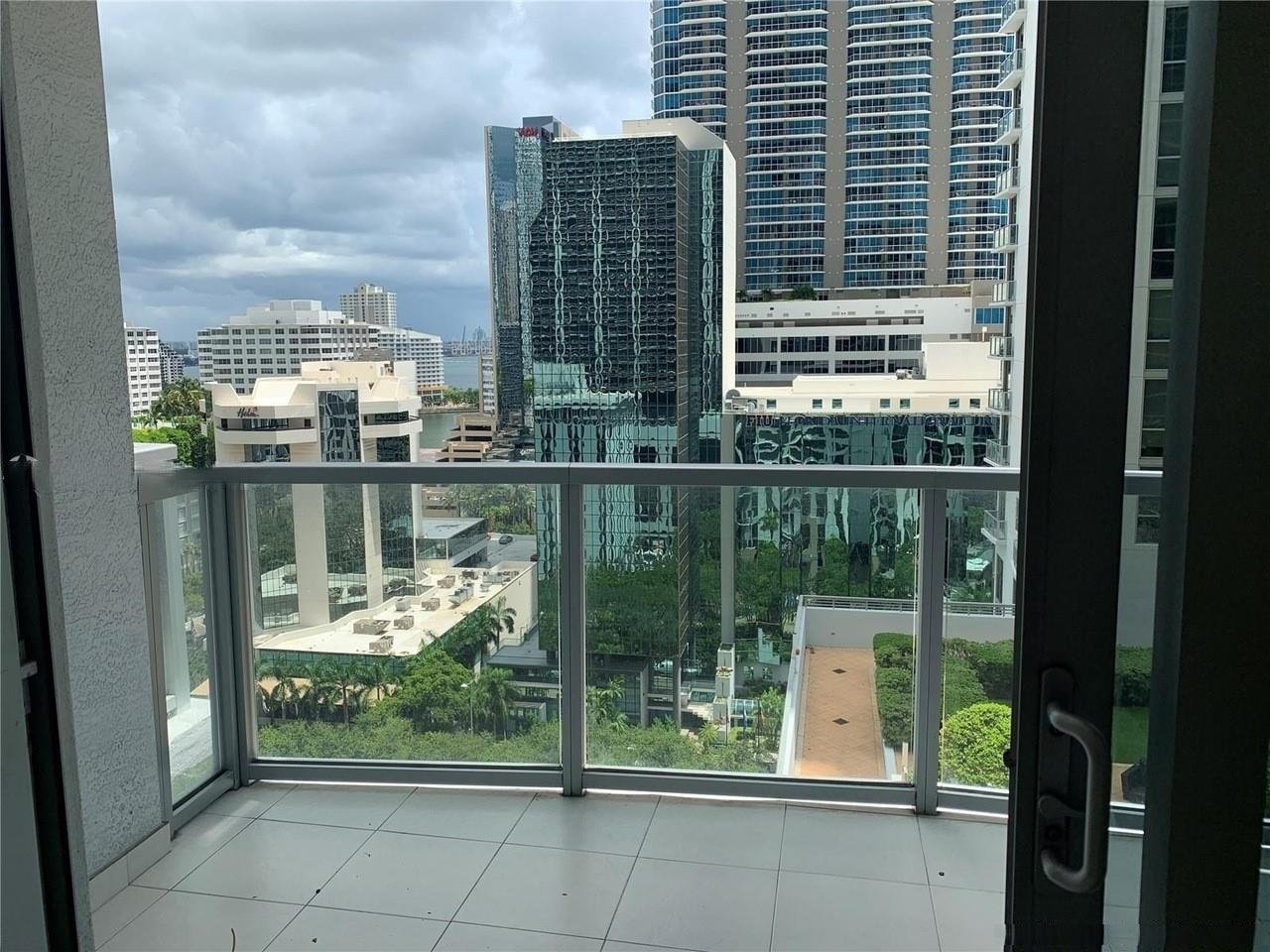 Building Photo - 1050 Brickell Ave