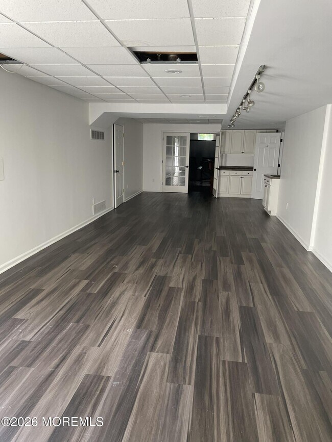 Building Photo - 15 Hope Dr